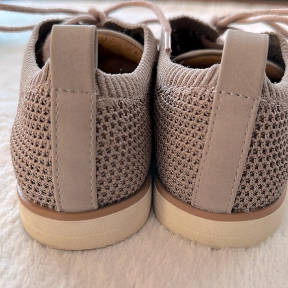 EUROSOFT Virida Perforated Knit Oxford Sneakers - Picture 7 of 11